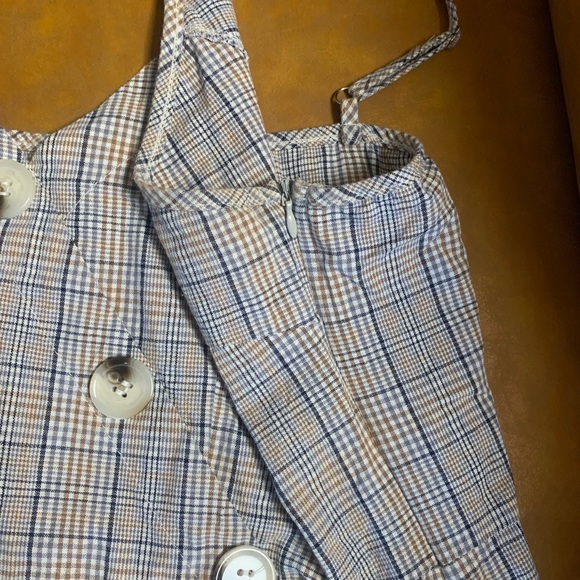Gray Plaid Mini Dress w/Buttons- Size 6 - Picture 14 of 16